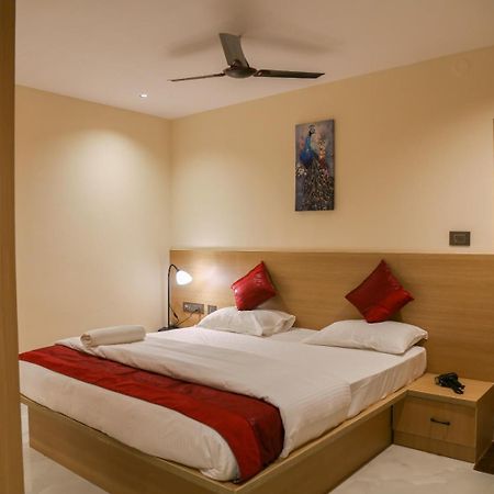 Lumis Studio Apartment Hyderabad Exteriör bild